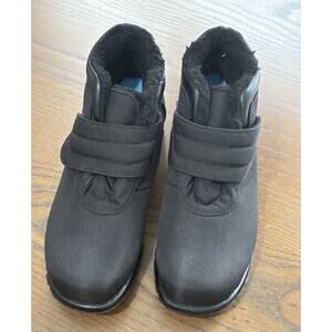 TOE WARMERS BLACK WATERPROOF WINTER SNOW ANKLE BOOTS LINED SHOES WOMENS SZ 7.5 M
